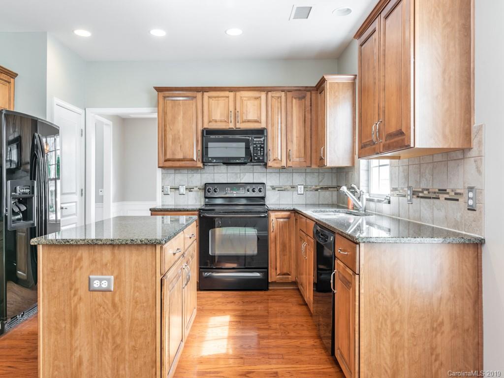 3432 Darlington Road Matthews, NC 28105 - Photo 4 of 34 Gallery Image 4