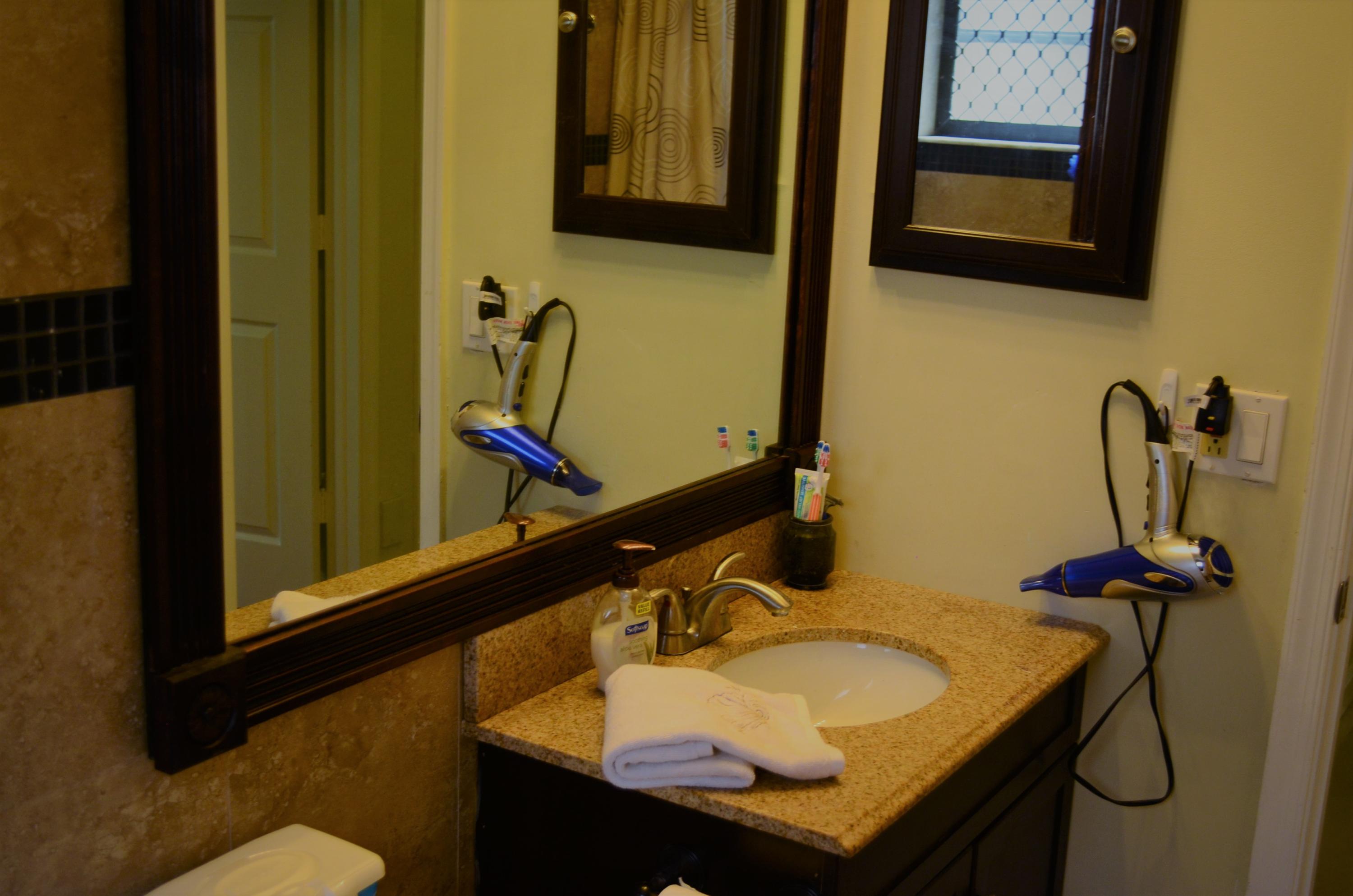 7429 San Clemente Place Boca Raton, FL 33433 - Photo 15 of 64 7429 Guest bathroom (5)