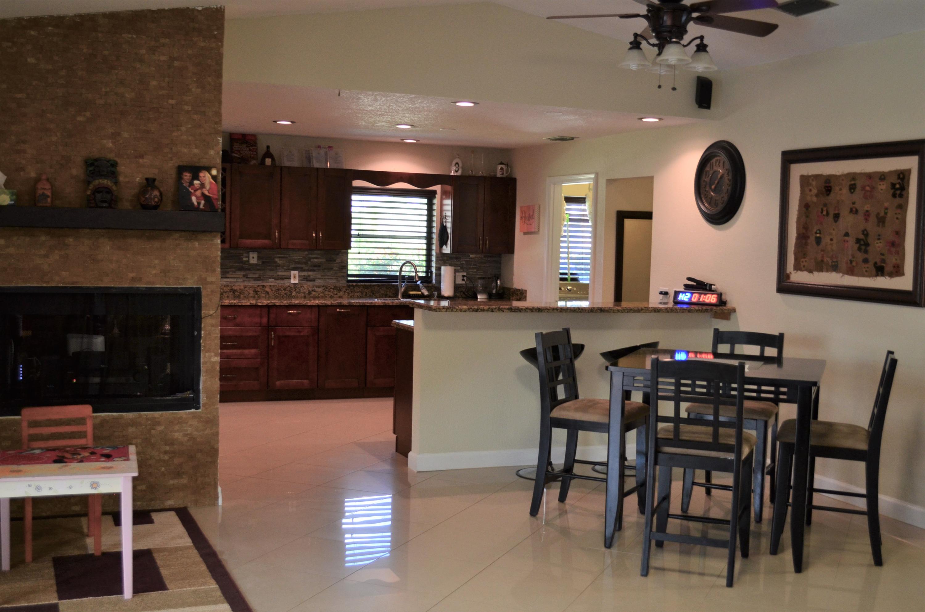 7429 San Clemente Place Boca Raton, FL 33433 - Photo 24 of 64 7429 Living room (1)