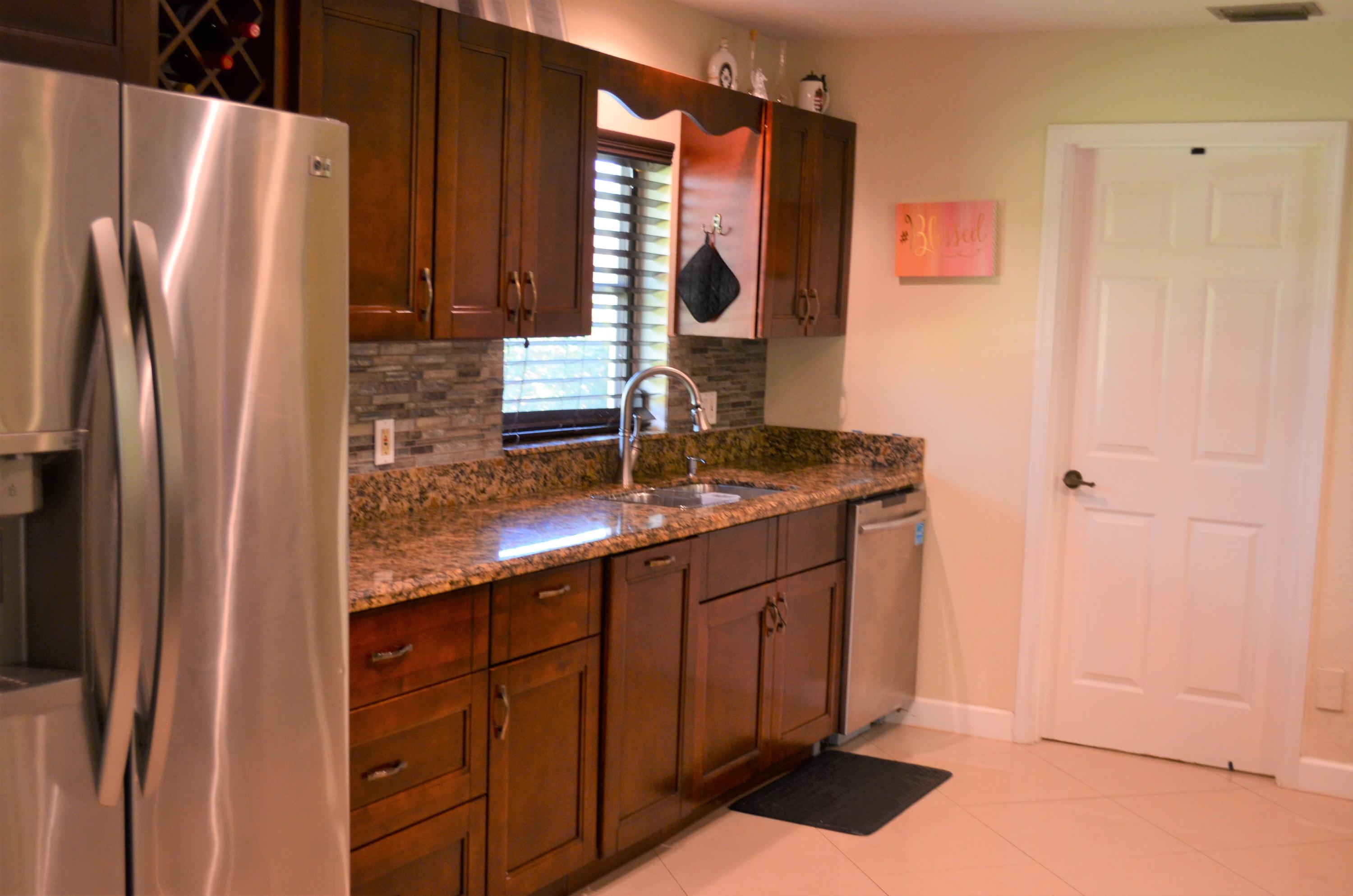 7429 San Clemente Place Boca Raton, FL 33433 - Photo 10 of 64 7429 Kicthen (14)
