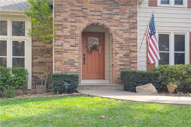 $499,900 | 15749 West 137th Street, Olathe, KS 66062