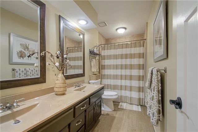 $499,900 | 15749 West 137th Street, Olathe, KS 66062