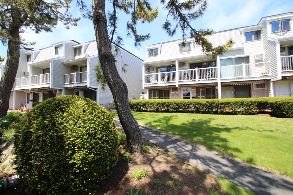 19 Atlantic Road, Unit 13 Gloucester, MA 01930 - Photo 3 of 24 Gallery Image 3