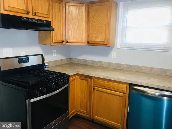 $1,850 | 12 Leeway, Dundalk, MD 21222