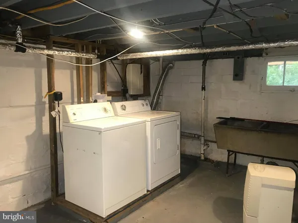 $1,850 | 12 Leeway, Dundalk, MD 21222