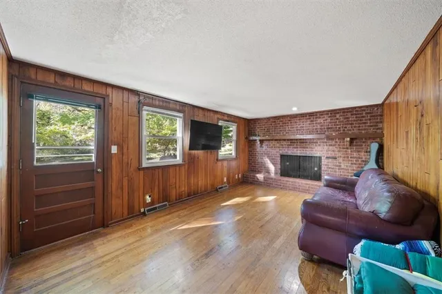 $340,000 | 6606 Northwest Quail Run Drive, Parkville, MO 64152