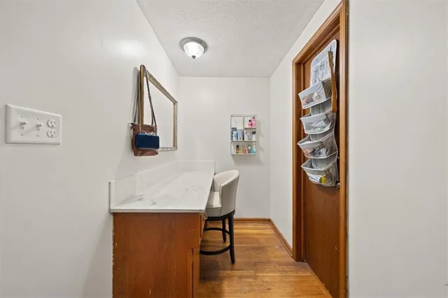 $340,000 | 6606 Northwest Quail Run Drive, Parkville, MO 64152