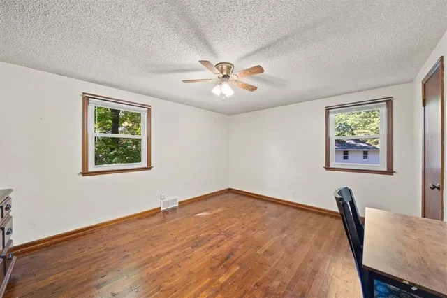 $340,000 | 6606 Northwest Quail Run Drive, Parkville, MO 64152