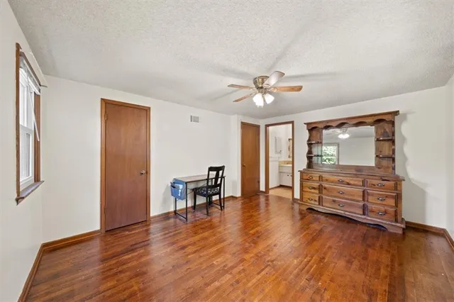 $340,000 | 6606 Northwest Quail Run Drive, Parkville, MO 64152