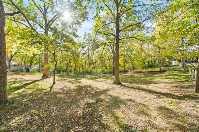 $340,000 | 6606 Northwest Quail Run Drive, Parkville, MO 64152