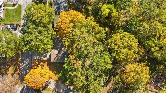 $340,000 | 6606 Northwest Quail Run Drive, Parkville, MO 64152