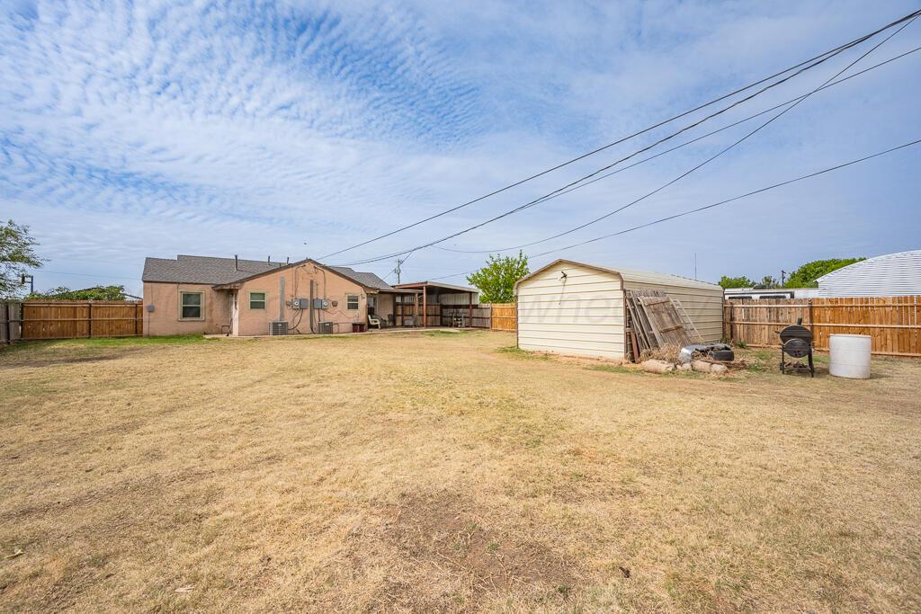 504 East 5th Street Sunray, TX 79086 - Photo 21 of 22 backyard 3