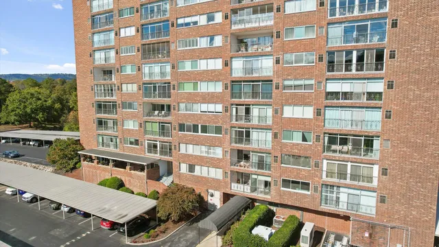 $250,000 | 1414 Continental Drive, Unit 305, Chattanooga, TN 37405