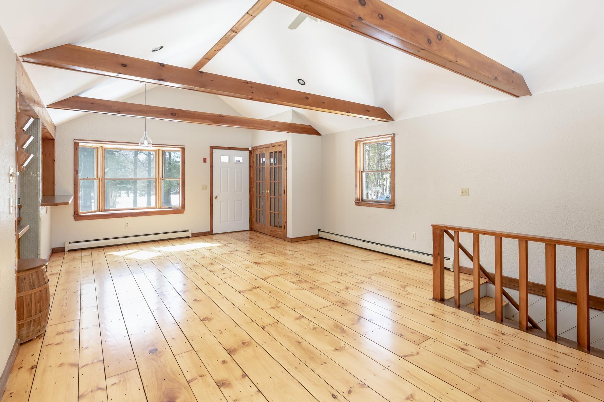 42 Blackwater Road Rochester, NH 03867 - Photo 4 of 29