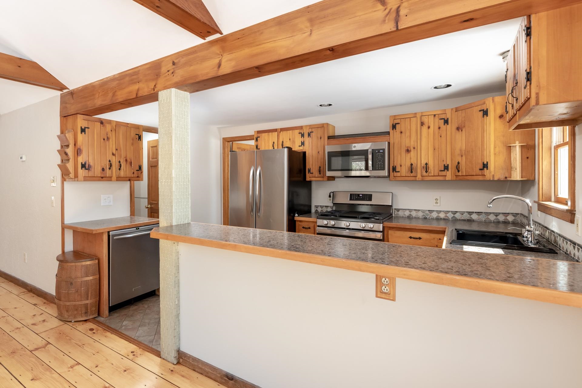 42 Blackwater Road Rochester, NH 03867 - Photo 8 of 29