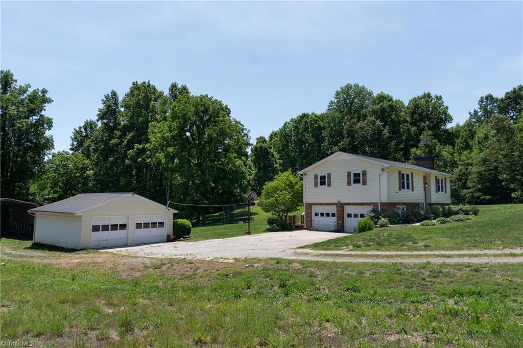 1744 R R Chipman Drive Yadkinville, NC 27055 - Photo 6 of 37