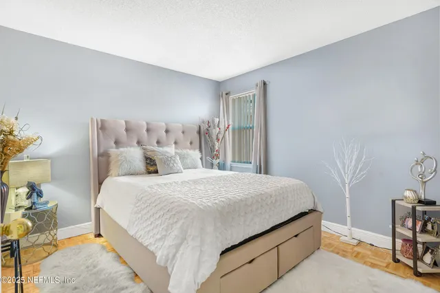 $315,000 | 8222 Lake Woodbourne Drive East, Jacksonville, FL 32217