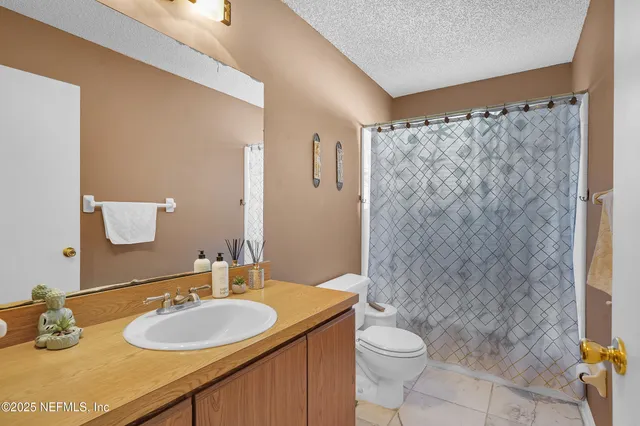 $315,000 | 8222 Lake Woodbourne Drive East, Jacksonville, FL 32217