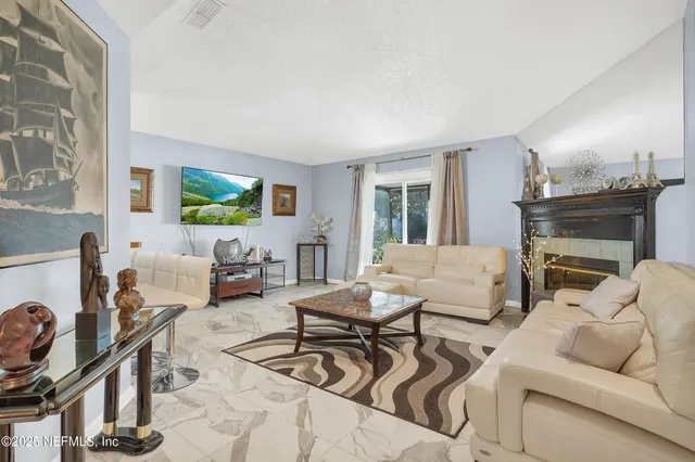 $315,000 | 8222 Lake Woodbourne Drive East, Jacksonville, FL 32217