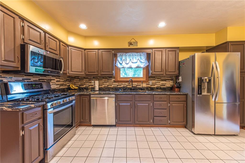 8104 Nuttals Grove Road Pittsburgh, PA 15239 - Photo 8 of 25