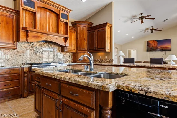 $695,000 | 770 Arrow Avenue, Overton, NV 89040