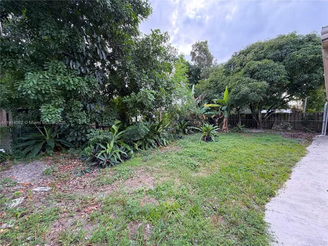 $3,900 | 7212 Southwest 3rd Court, North Lauderdale, FL 33068