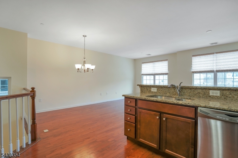 308 Rotando Way Morris Plains, NJ 07950 - Photo 12 of 28