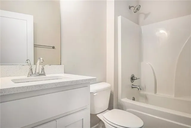 $300,000 | 111 Hamilton Lake View Court, LaGrange, GA 30241