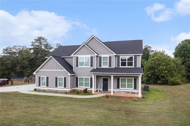 $300,000 | 111 Hamilton Lake View Court, LaGrange, GA 30241