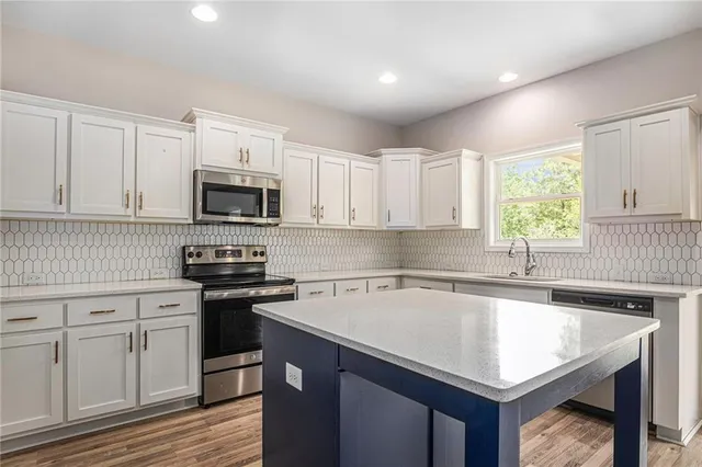 $300,000 | 111 Hamilton Lake View Court, LaGrange, GA 30241