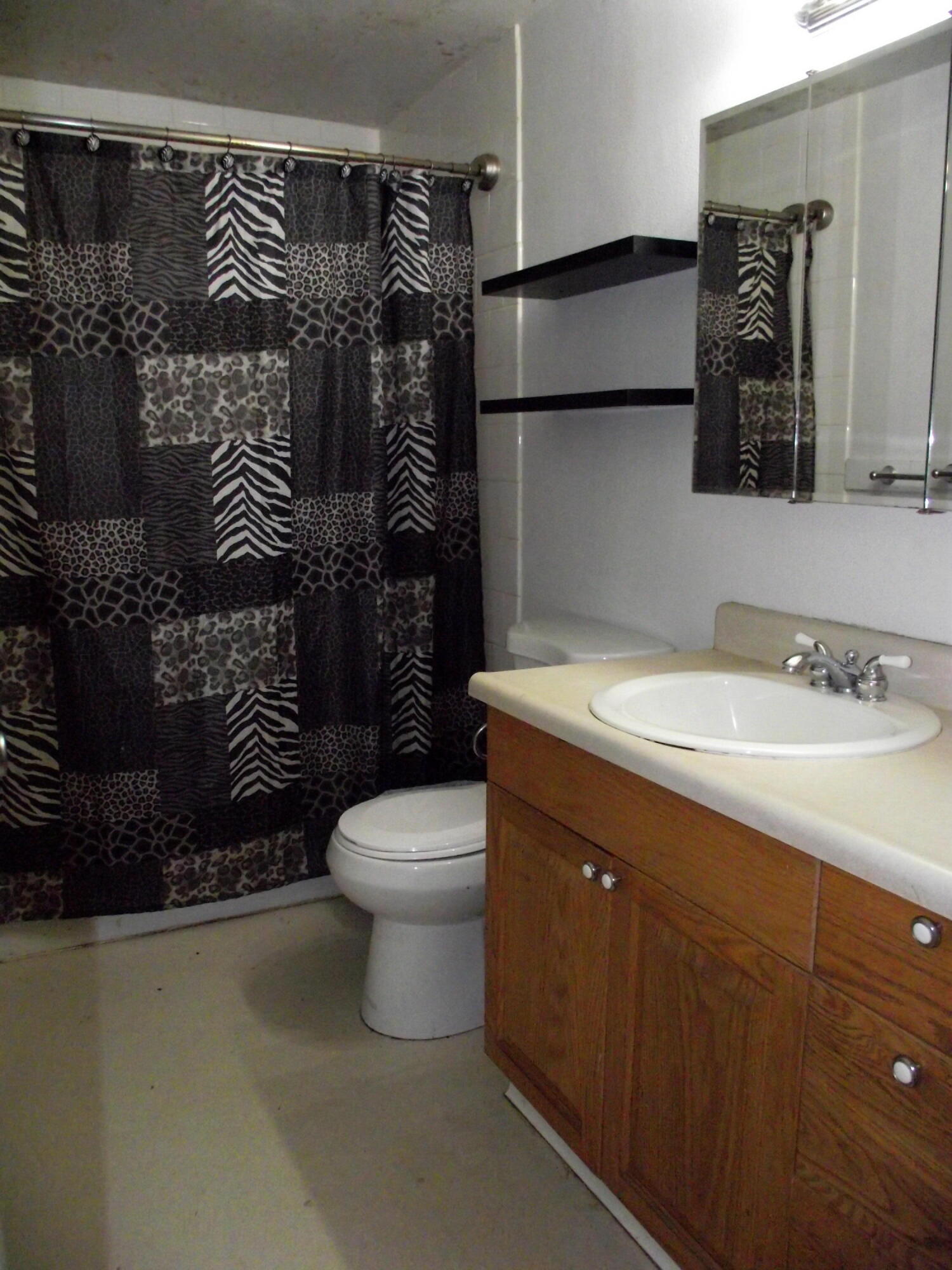 92643 Marcola Road Marcola, OR 97454 - Photo 16 of 17 upstairs bath