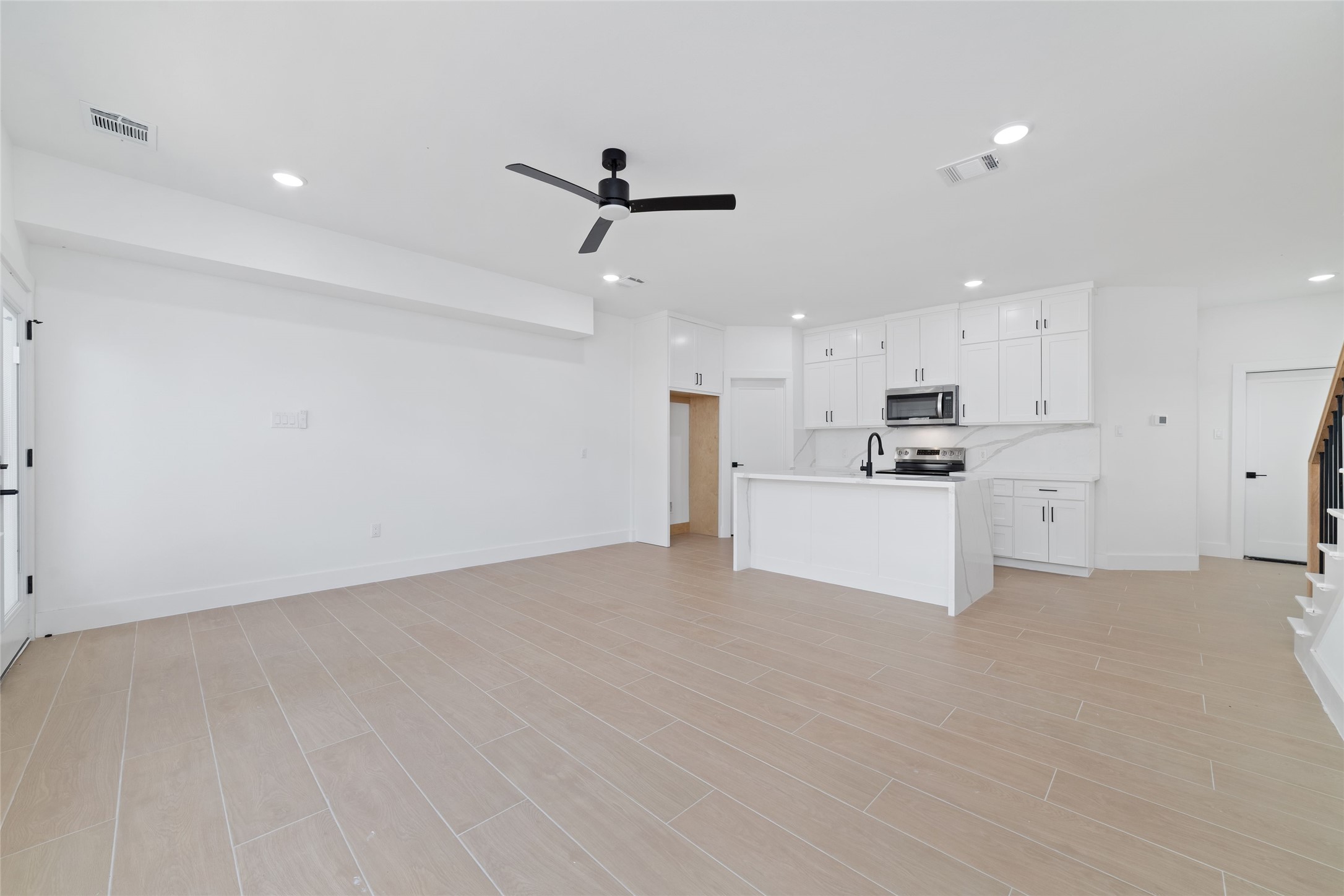 1811 North Spring Drive, Unit 7 Houston, TX 77373 - Photo 10 of 25 Gallery Image 10