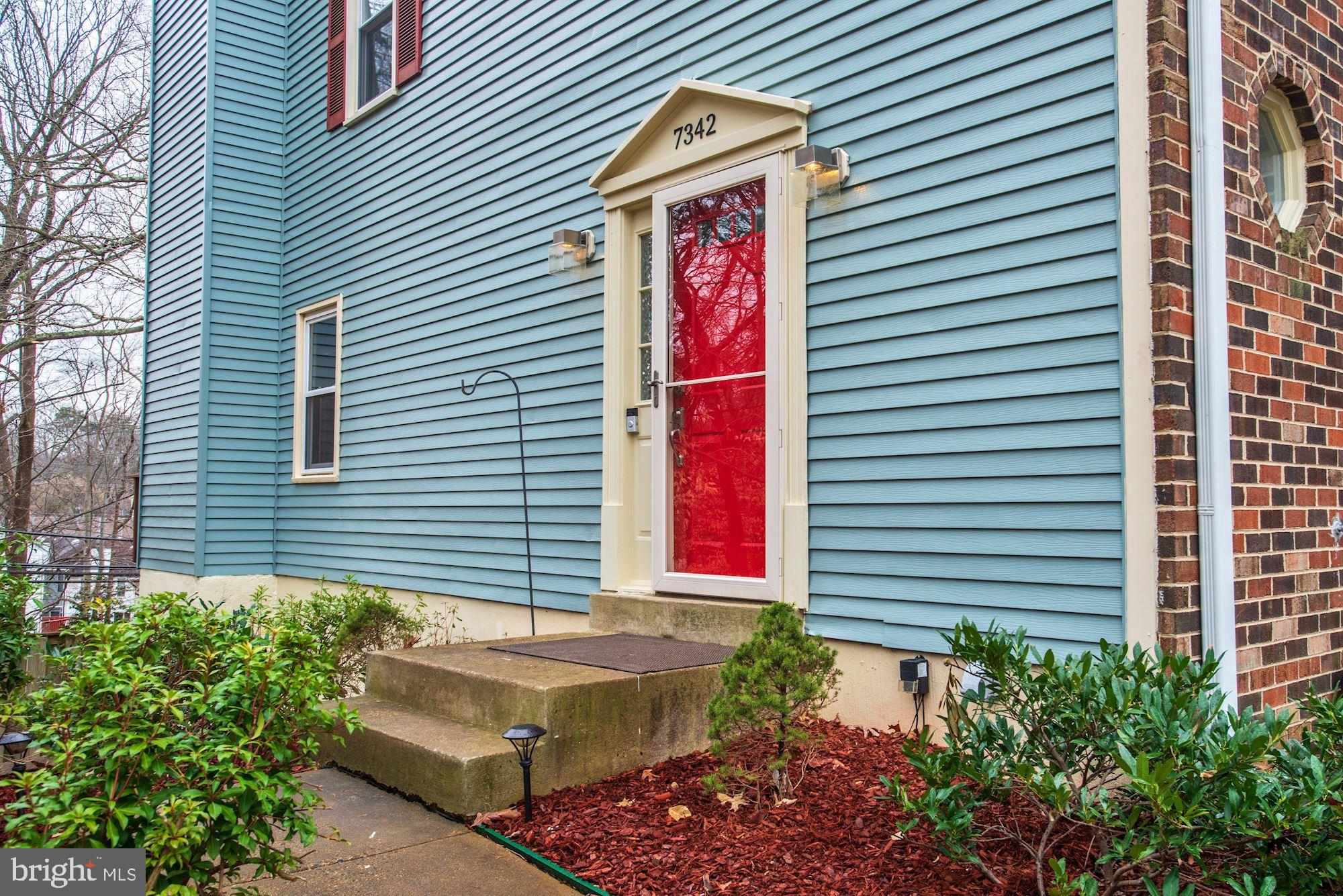 7342 Stream Way Springfield, VA 22152 - Photo 2 of 42 Gallery Image 2
