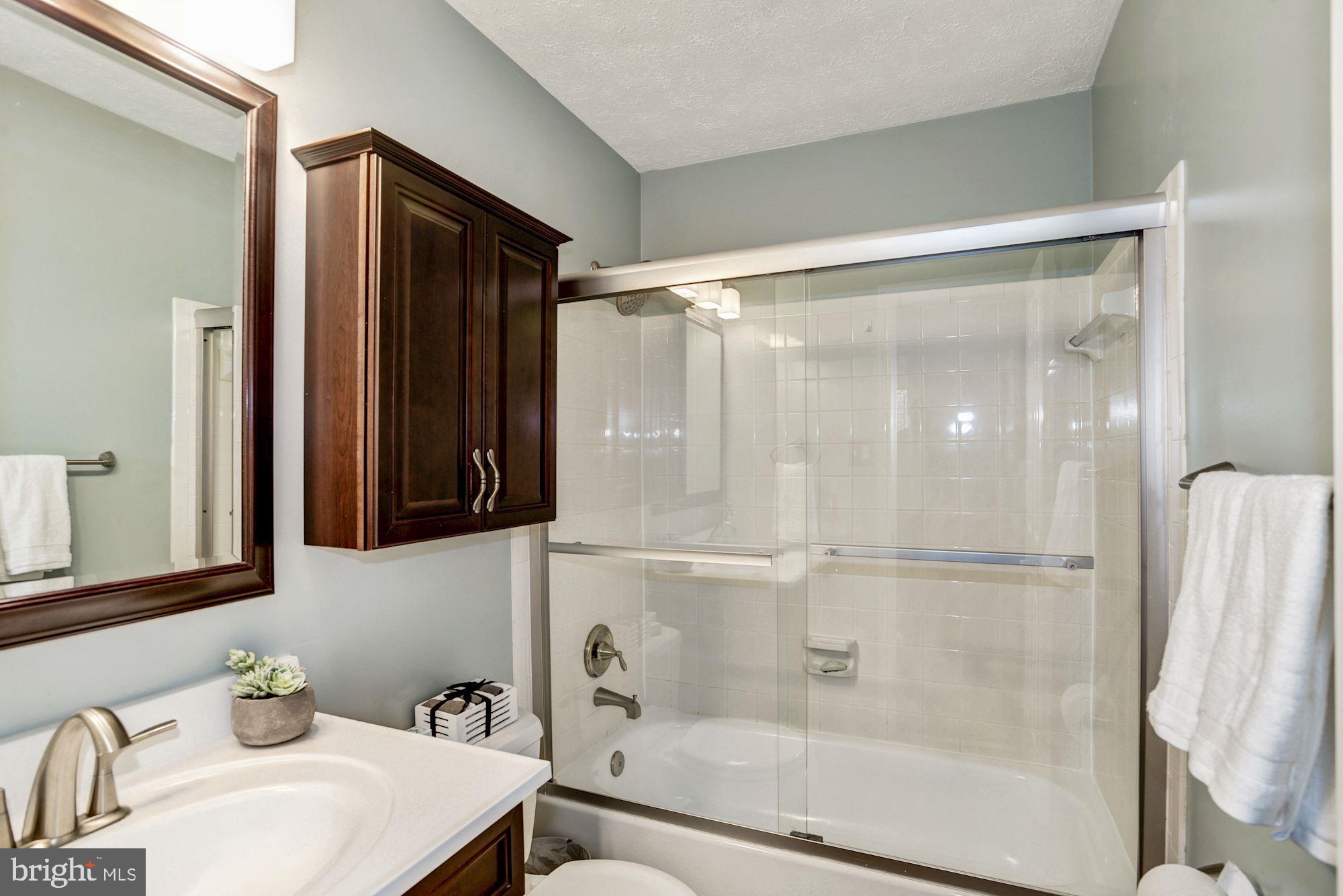 7342 Stream Way Springfield, VA 22152 - Photo 28 of 42 Master bath