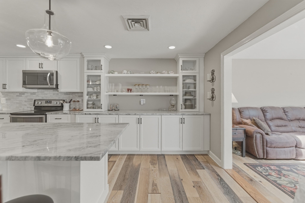 402 Ridgefield Circle, Unit D Clinton, MA 01510 - Photo 13 of 35