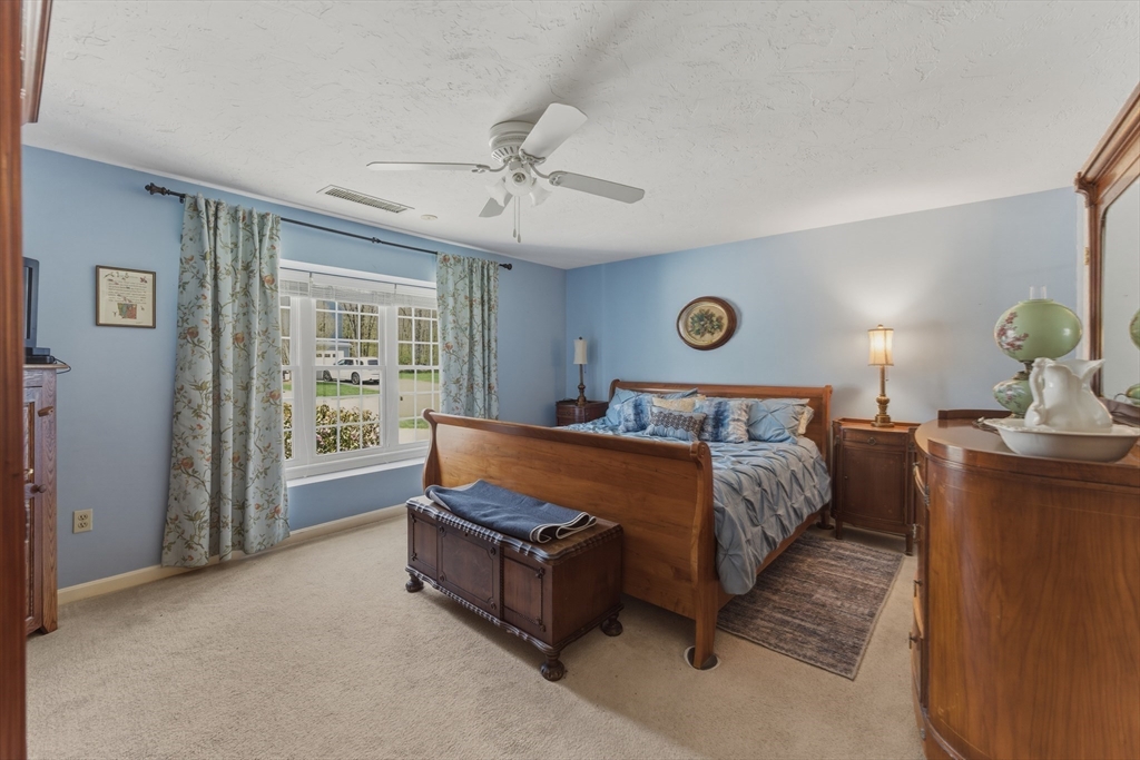 402 Ridgefield Circle, Unit D Clinton, MA 01510 - Photo 24 of 35