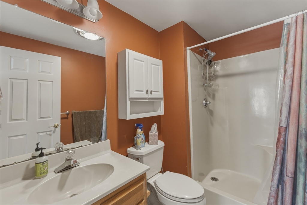 402 Ridgefield Circle, Unit D Clinton, MA 01510 - Photo 28 of 35