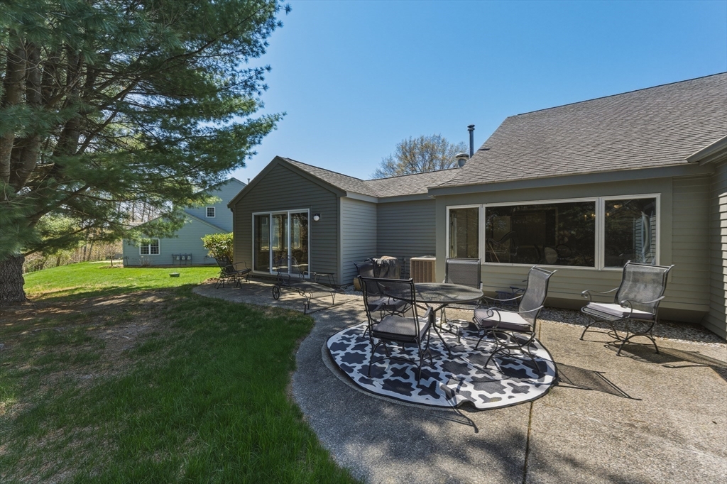 402 Ridgefield Circle, Unit D Clinton, MA 01510 - Photo 33 of 35