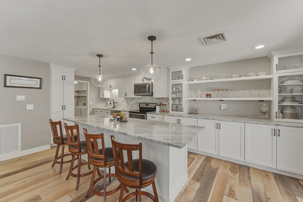 402 Ridgefield Circle, Unit D Clinton, MA 01510 - Photo 9 of 35
