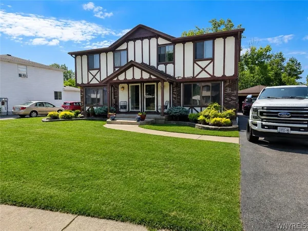 $2,150 | 25 Jessica Lane, Cheektowaga, NY 14043