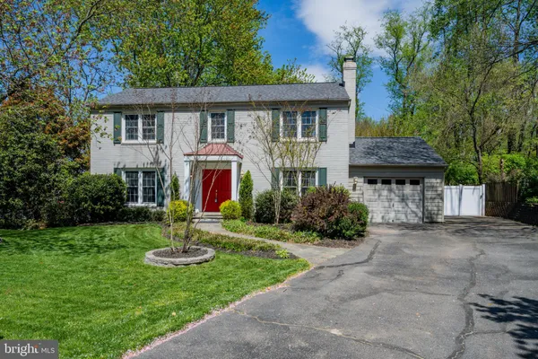 $1,025,000 | 6 Starlight Court, Potomac, MD 20854