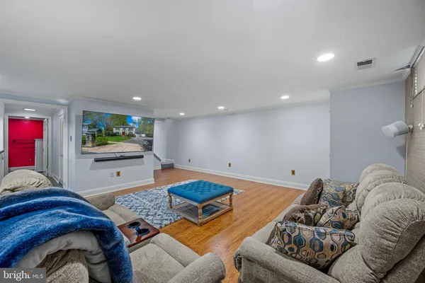 $1,025,000 | 6 Starlight Court, Potomac, MD 20854