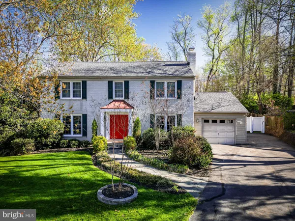 $1,025,000 | 6 Starlight Court, Potomac, MD 20854