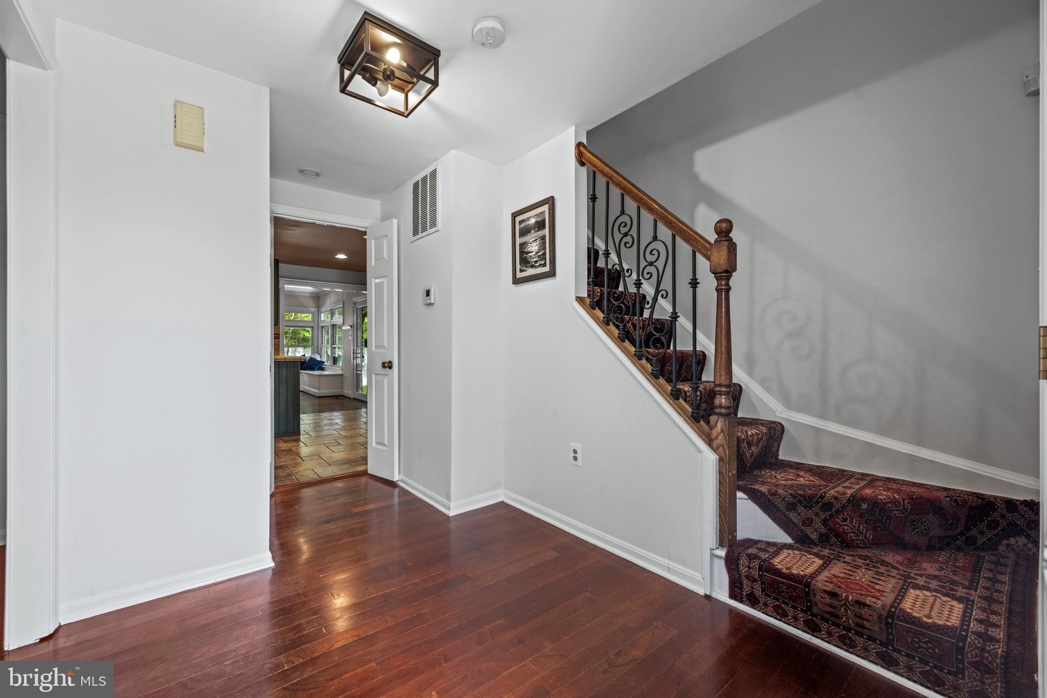 6 Starlight Court Potomac, MD 20854 - Photo 6 of 65 Foyer