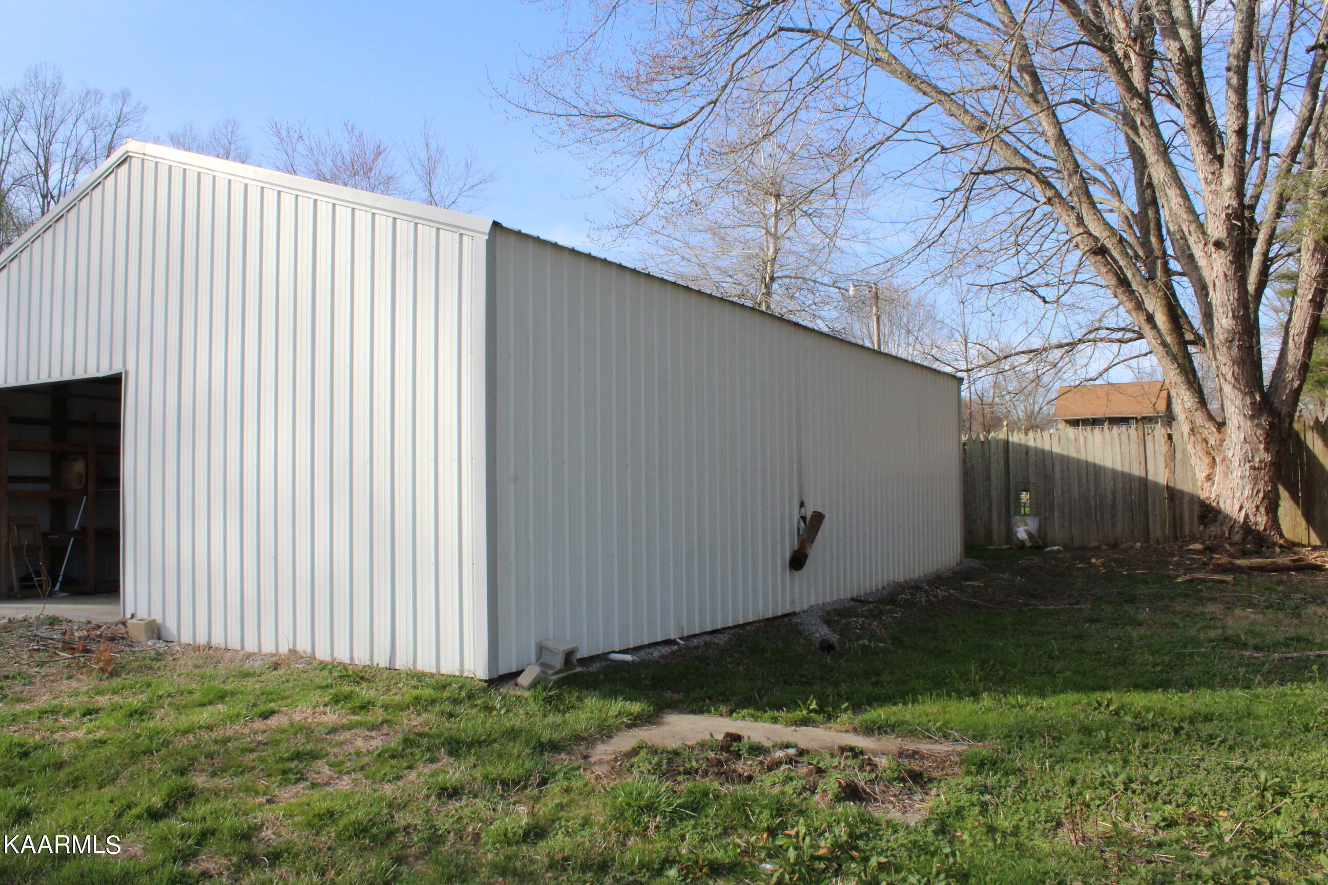 1027 Kennedy Road Jamestown, TN 38556 - Photo 9 of 15 036