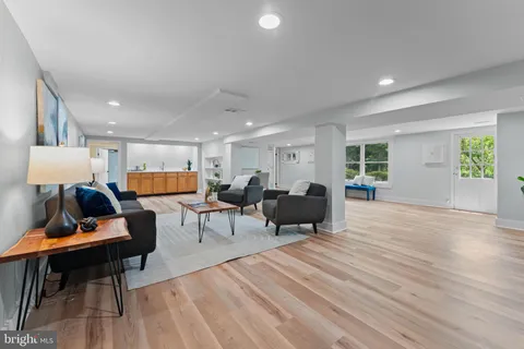 $999,900 | 7814 Elba Road, Alexandria, VA 22306