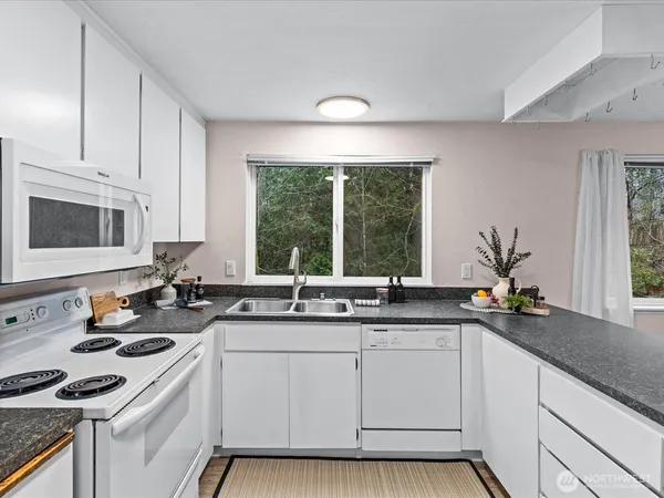 $825,000 | 1030 204th Place Southeast, Bothell, WA 98012