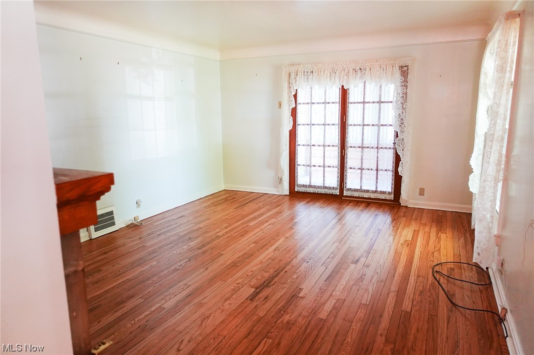 12330 Ridge Road North Royalton, OH 44133 - Photo 6 of 35 living room