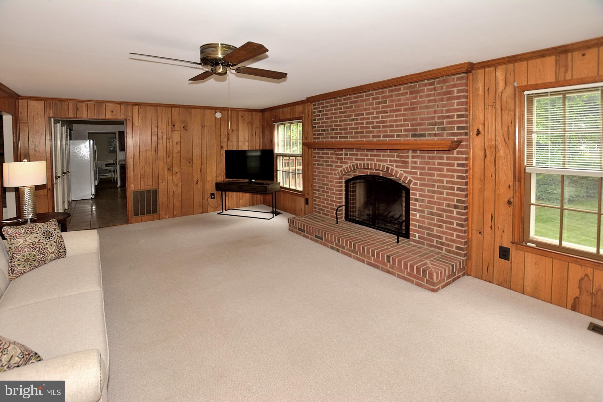 103 Minor Road Sterling, VA 20165 - Photo 11 of 30 Family Room
