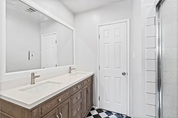 $3,950 | 7721 Oakdale Avenue, Winnetka, CA 91306